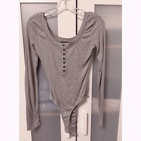 Lulus Simply the Best Heather Grey Long Sleeve Button-Front Bodysuit Size M - Picture 5 of 14